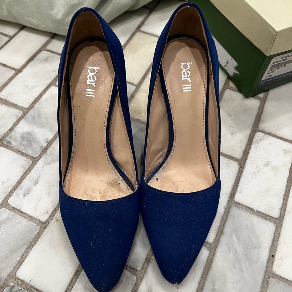 Blue close toe pumps